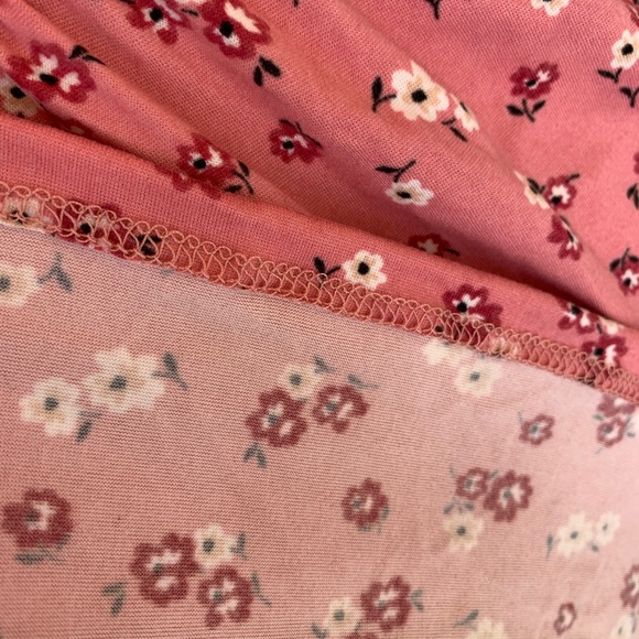 ❌DONATED❌Rose Pink Ditsy Floral V-neck Short Sleeve Wrap Dress - Picture 9 of 10